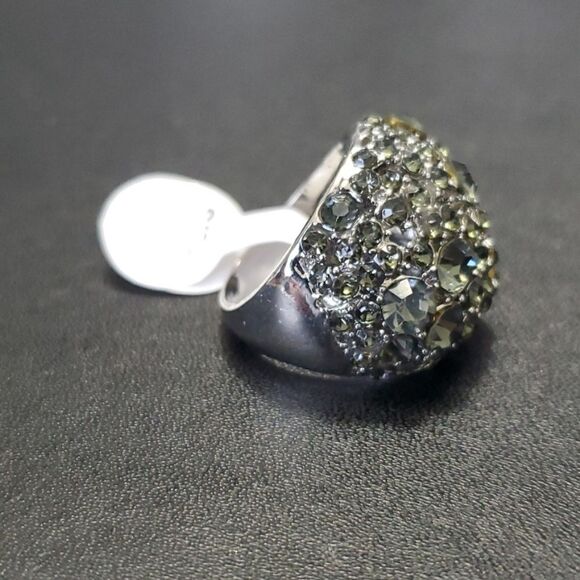 Silver tone rhinestone ring size 6 - Picture 5 of 8